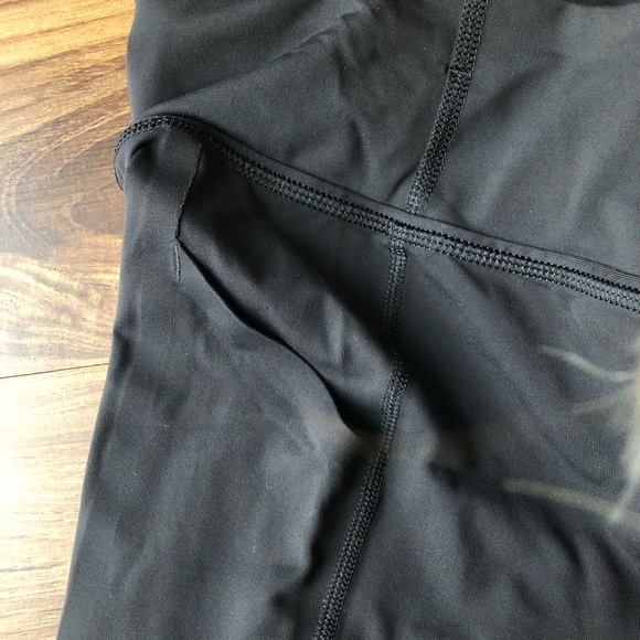 Lululemon Black Crops - Picture 5 of 6
